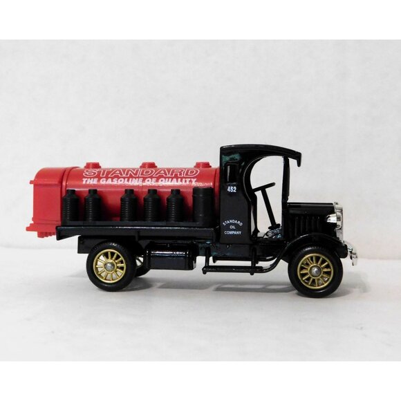 Chevron Red Crown 1927 Gas Truck Diecast Lledo - Picture 3 of 11